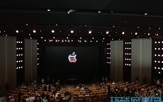 蘋果發布第五代Apple Watch 新增屏幕常亮顯示功能