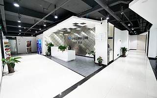 创业想找个小办公室，居然还带会议室、咖啡厅......赚大了