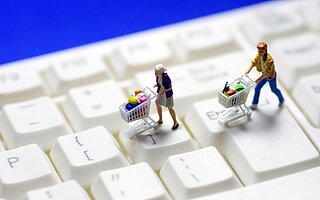 【深1度】2019新流量：2亿单身狗、00后网红、三四线小镇青年