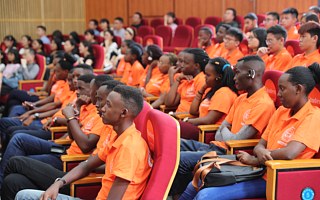 卢旺达学霸杭州学习跨境电商 还没入学就被企业预订