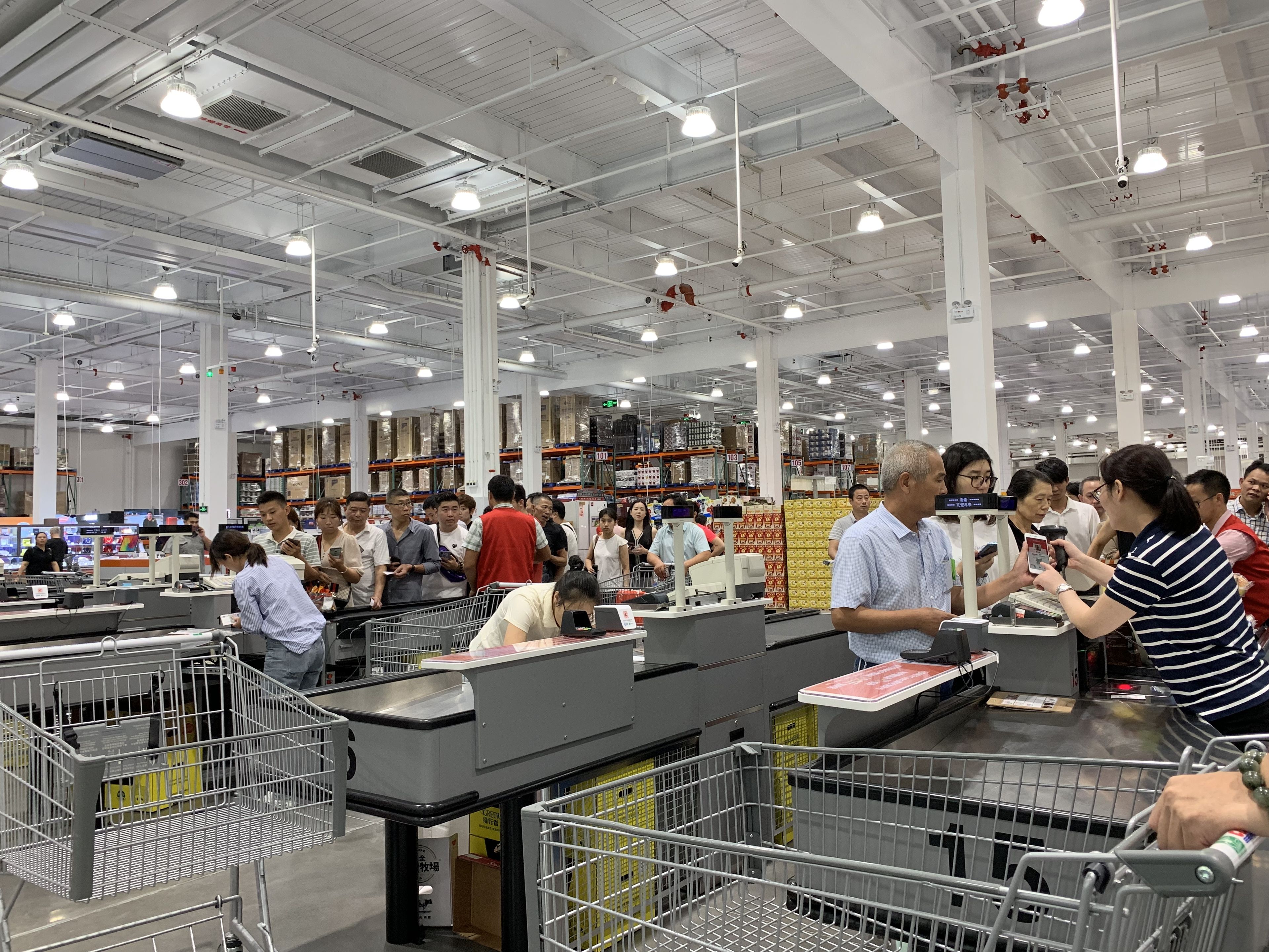 Costco上海店10000瓶茅台再售罄，李保芳：茅台是用来喝的不是用来炒的