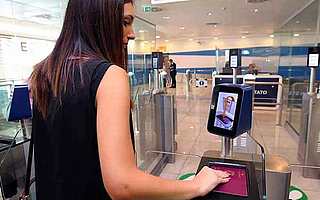 倫敦蓋特威克機(jī)場(chǎng)將長(zhǎng)期啟用人臉識(shí)別登機(jī)