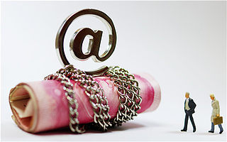 亏损155亿+43个跌停  *ST信威狂扇新华基金崔建波“耳光”