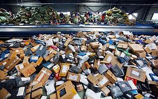 村村通快递，包裹开进厂，快递接下来要这么送