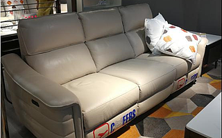 敏華控股旗下芝華仕沙發博覽會現場被指抄襲 維權衛士“人設”崩塌