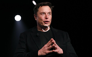 特斯拉推出搭載三個電動機(jī)的Model S Plaid車型 將于明年10月投產(chǎn)