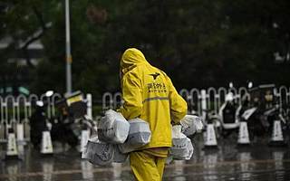 网上外卖用户规模达4.21亿 中国人为啥爱点外卖？