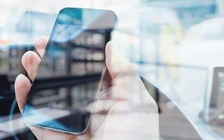 朋友圈60元环游世界，虚假“人设”缘何流行？