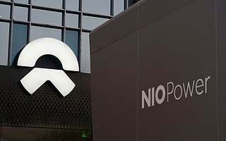 【钛晨报】蔚来辟谣“4年亏损57亿美元”：实为200亿人民币；张朝阳：搜狐对畅游的私有化正在进行中