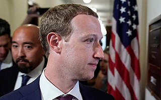 不再想成顛覆者 扎克伯格：FB行動要快，不搞破壞