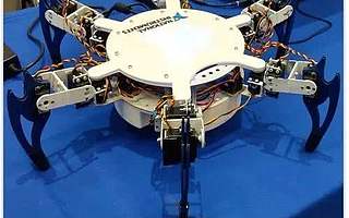 水杯放上去不倒，看看这个6足机器人的组成