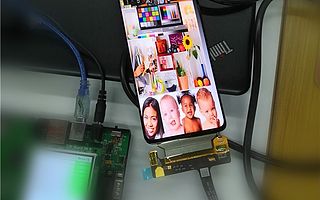 榮耀V30屏幕疑曝光：采用挖孔雙攝設(shè)計 邊框極窄