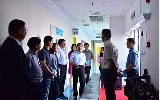 殷美根在高新区勃林格殷格翰南昌工厂调研