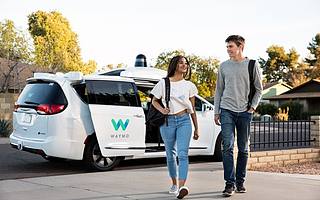 摩根士丹利将Alphabet旗下Waymo预期估值下调40%