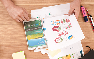 详解36氪招股书：上半年营收2亿元，冯大刚为第一大股东