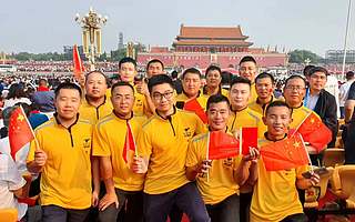 参与国庆游行的外卖骑手：有多人是退役军人