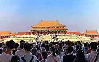 十一假期前4天5.42亿人次出游 消费4526.3亿创新高