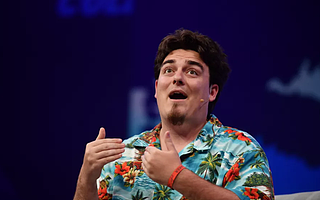 Palmer Luckey研发可自动撞击不明物的无人机Interceptor