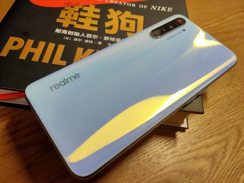 realme x2,年轻人可以信赖的时尚四摄伴侣