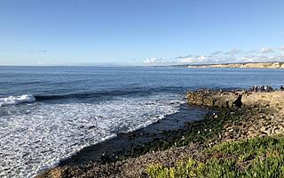 原创 美联储降息预期升温，长假期间全球股市大起大落，节后A股有何影响？