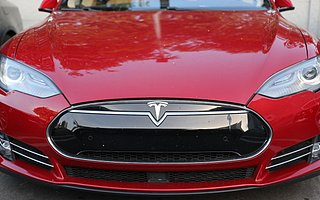 特斯拉收购电池制造公司Hibar，或为自主生产电池铺路