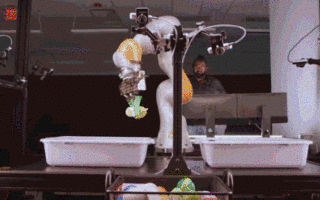 丰田利用VR技术来培训家庭机器人