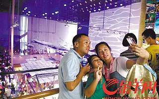 国庆消费三大项: 美食、出行、零售