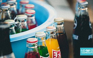 為什么品牌都愛在瓶身上做文章？