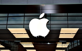 蘋果將于明年上半年推出 AR 眼鏡，特斯拉自動(dòng)泊車系統(tǒng) “出現(xiàn)故障” | 早 8 點(diǎn)檔