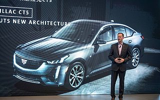 当燃油车迎来整车OTA：如何理解通用全新电子“混合”架构？