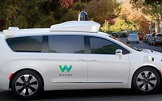 Waymo通知美凤凰城用户：你可能打到无人驾驶网约车