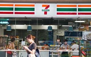 關店1000家,7-11為母公司買了單