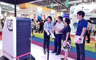 快递小哥或将失业 顺丰展示自研快递机器人