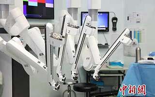 华南首台达芬奇XI手术机器人在广西开机