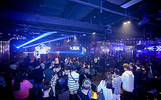 牵手EDC电音节，思皓E20X如何年轻化？