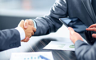 18天，55家公司吸金48亿 企服融资“正春天”：未来赚钱主场 摆脱不温不火