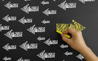 [创头条融资月报]10月投融资数量、规模双降，企服医疗区块链热度反增