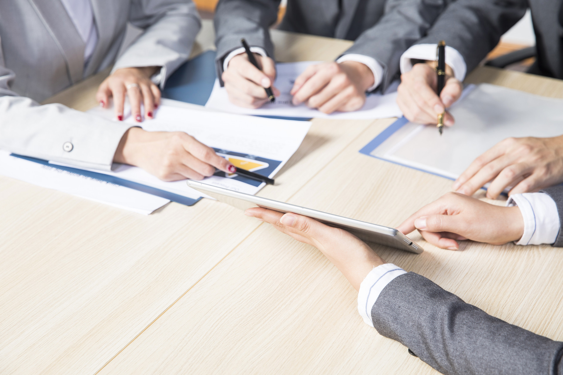 微软日本---上四休三工作效率提升40%