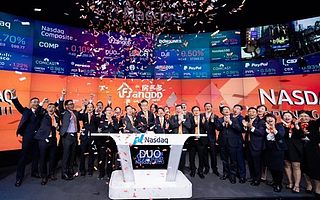 云九资本创始合伙人曹大容祝贺房多多成功挂牌纳斯达克