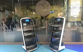 中国送餐机器人落地新加坡，向世界传递“中国智造”名片