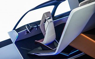 从互联网大会到进博会 全风挡透明显示器精彩亮相