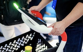 超嗨科技：为商超提供全球领先的数智化门店解决方案