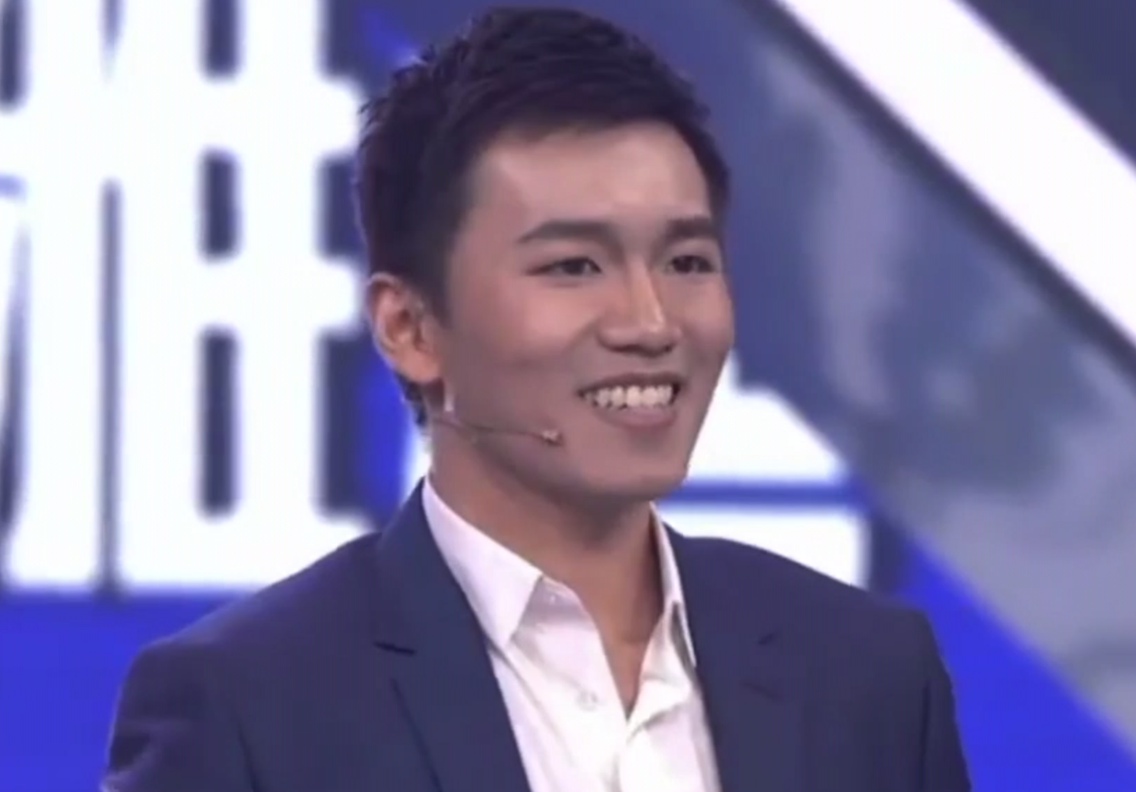 苏宁少东家双11现身，点赞女排精神