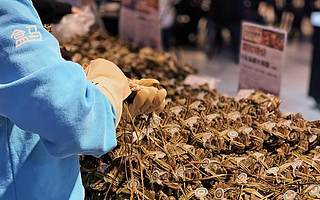 忙個天貓雙11，阿里員工吃掉500只烤雞、2600份栗子、3000只大閘蟹……