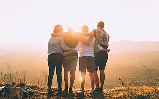 “旅拍”经济火了：朋友圈“摄影大赛”催生的千亿市场 毛利可达50%