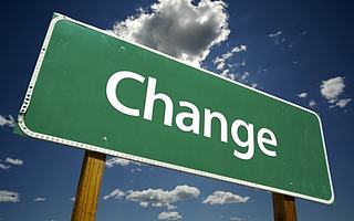 研究历时三年、590多张珍贵图片，百年中国传媒科技史首部著作问世