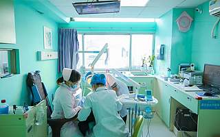 迁徙去微信，五家公立医院的自我进化