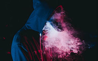 电子烟“断电”后：售价几块 血本甩卖