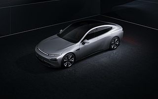 小鹏P7开启内饰设计新方案，智能音乐座舱上线 | 2019广州车展