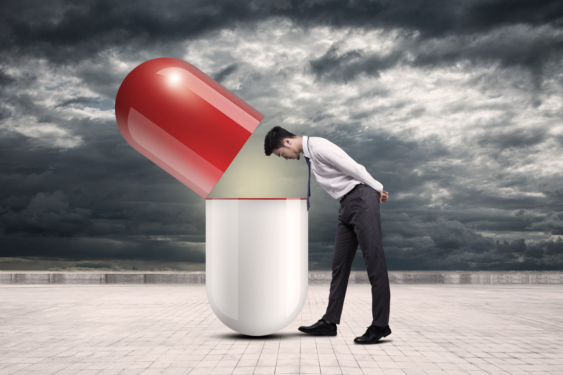 日本兴起胶囊办公室！15分钟20元，车站里也能办公！